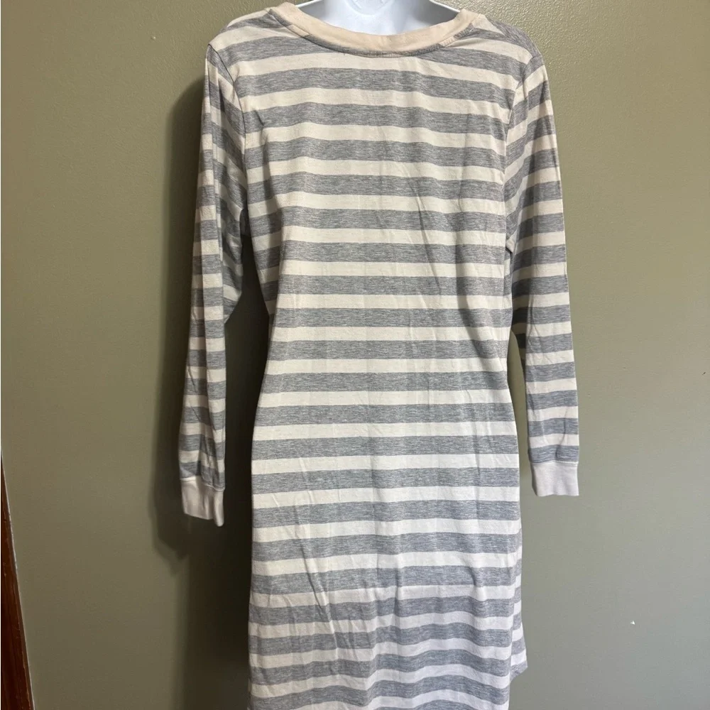 Lauren Ralph Lauren striped v-neck sleepshirt in grey and cream. Sz L
